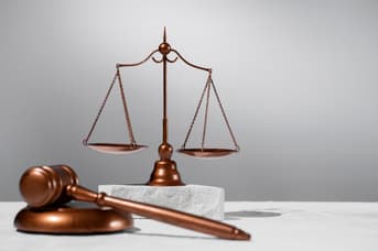 É uma imagem do post com o título Como estudar a Constituição para concursos: guia para iniciantes