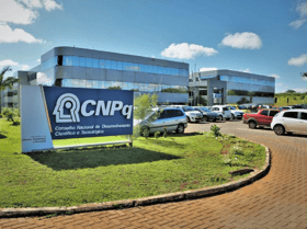 É uma imagem do post com o título Concurso CNPq: governo autoriza a nomeação dos 50 aprovados