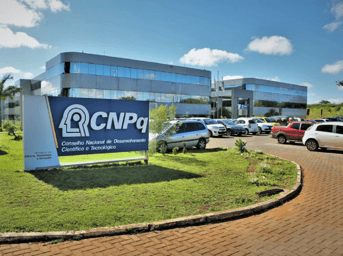 É uma imagem do post com o título Concurso CNPq: governo autoriza a nomeação dos 50 aprovados