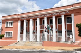 É uma imagem do post com o título Concurso da Câmara de Itu SP oferece 34 vagas em diversos cargos