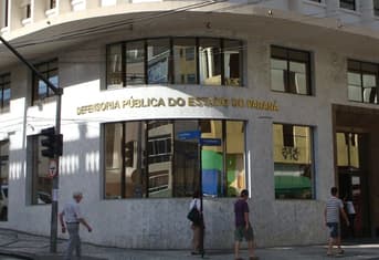 É uma imagem do post com o título Concurso DPE PR: confira os salários e benefícios do edital