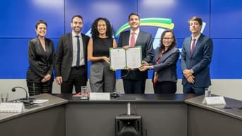 É uma imagem do post com o título Concurso MRE: acordo reverte exclusão de candidata negra