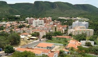 É uma imagem do post com o título Prefeitura de Rio Quente GO abre processo seletivo com 12 vagas