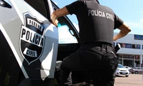 É uma imagem do post com o título Lei que reestrutura as carreiras do concurso PC PR é sancionada