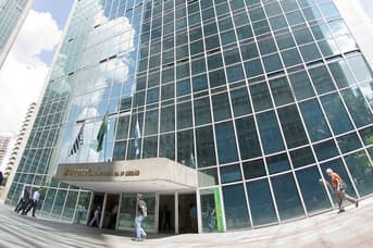 É uma imagem do post com o título Concurso TRF3 encerra inscrições nesta quinta, 10; veja datas!
