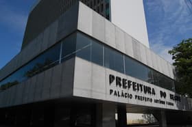 É uma imagem do post com o título Concurso Recife PE: edital é publicado com vagas só para mulheres