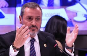 É uma imagem do post com o título Concurso PF: diretor quer dobrar o efetivo e cita estudo técnico