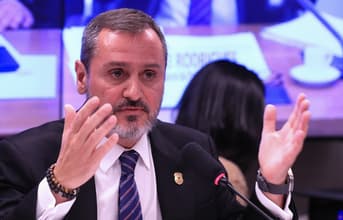 É uma imagem do post com o título Concurso PF: diretor quer dobrar o efetivo e cita estudo técnico