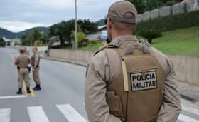 É uma imagem do post com o título Divulgado o resultado provisório da discursiva do concurso PM SC