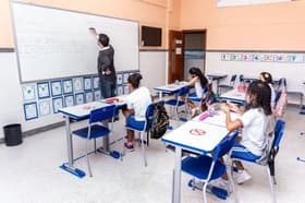 É uma imagem do post com o título Sai edital do concurso Vitória ES com 100 vagas para a Educação