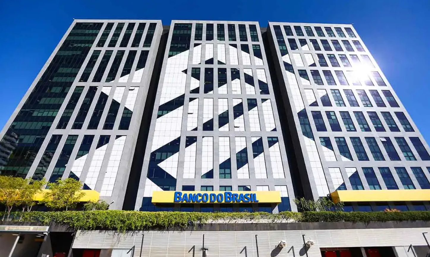 Banco do Brasil convoca 450 aprovados para TI