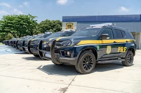É uma imagem do post com o título Concurso PRF: governo fecha acordo por reestruturação salarial