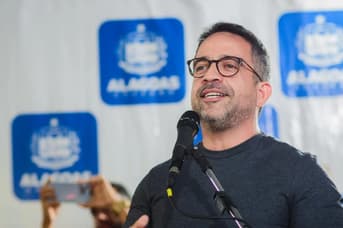 É uma imagem do post com o título Concursos AL: governador adianta áreas e órgãos que terão vagas