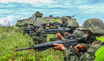 É uma imagem do post com o título Concurso Marinha: sai edital com 1.680 vagas de fuzileiro naval