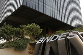 É uma imagem do post com o título Concurso BNDES: banco atua na definição de vagas, cargos e provas