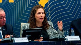 É uma imagem do post com o título Concursos Federais: ministra explica extinção de 44,5 mil cargos