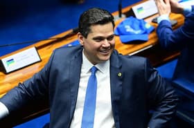 É uma imagem do post com o título Concurso Senado: Alcolumbre confirma nomeação de 258 aprovados