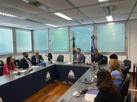 É uma imagem do post com o título Concursos RJ: Alerj inicia discussão sobre reajuste salarial