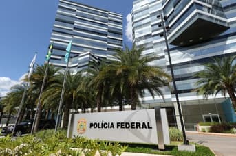 É uma imagem do post com o título Concurso PF Administrativo é aberto; veja onde fazer a inscrição!