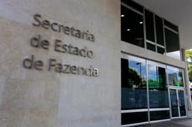 É uma imagem do post com o título Concurso Sefaz RJ: comissão já trabalha na contratação da banca