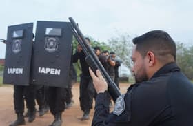 É uma imagem do post com o título Iapen AC: saiba tudo sobre o cargo de agente de Polícia Penal