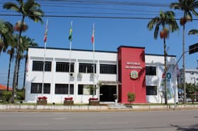 É uma imagem do post com o título Prefeitura de São João Batista SC anuncia ajustes em concursos