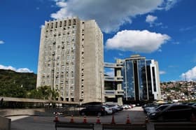 É uma imagem do post com o título Concurso TJ SC: tribunal confirma processo para escolha da banca