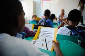 É uma imagem do post com o título Sai edital do concurso SEE PB com 2 mil vagas para professores