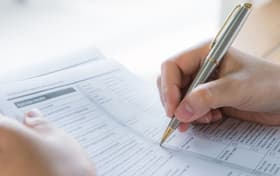 É uma imagem do post com o título Prefeitura de Urucuia MG retifica edital de concurso com 60 vagas