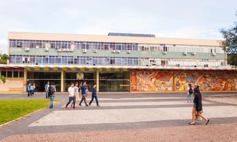 É uma imagem do post com o título UFSC retifica Concurso Público - cargo professor