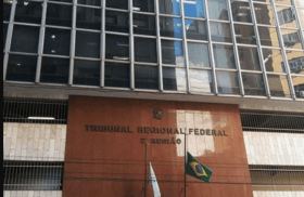É uma imagem do post com o título Concurso TRF2 marca escolha da banca e revela datas e cargos