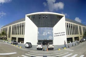 É uma imagem do post com o título Termina hoje! Faça sua inscrição para o TJ-BA para Juiz Leigo