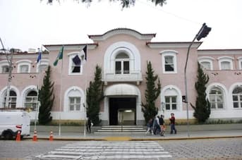 É uma imagem do post com o título Concurso Nova Friburgo RJ será retificado após decisão judicial