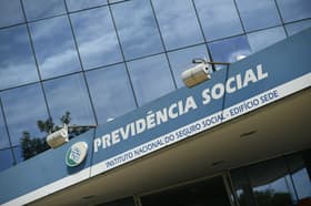 É uma imagem do post com o título Concurso INSS: Câmara aprova bônus para redução de filas