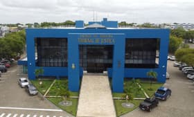 É uma imagem do post com o título Sai edital do concurso TJ RR; 60 vagas de níveis médio e superior