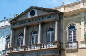 É uma imagem do post com o título Concurso UFRJ: sai edital com 120 vagas para professores