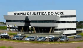 É uma imagem do post com o título Concurso TJ AC: presidente confirma edital para sindicato