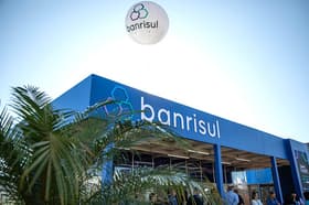 É uma imagem do post com o título Concurso Banrisul: edital com 100 vagas sairá neste semestre
