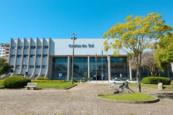 É uma imagem do post com o título Prefeitura de Caxias do Sul RS anuncia concurso com 27 vagas