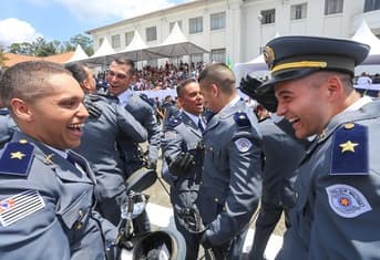 É uma imagem do post com o título Concurso PM SP tem mais de 14 mil inscritos para aluno-oficial