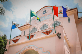 É uma imagem do post com o título Prefeito confirma novo concurso Teresópolis RJ e fala sobre vagas