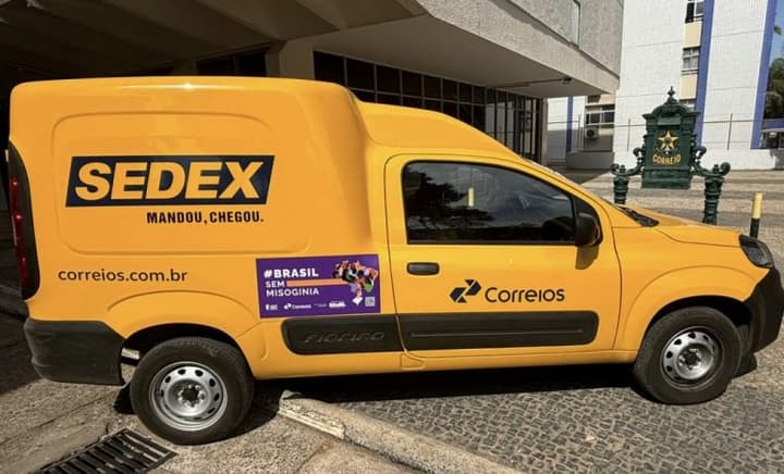 Carro dos Correios