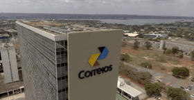 É uma imagem do post com o título Concurso Correios: conheça as carreiras de nível superior
