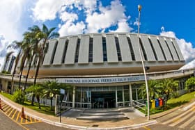 É uma imagem do post com o título Concurso TRF1 tem homologação publicada para Polícia Judicial