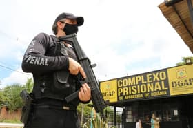 É uma imagem do post com o título Concurso Polícia Penal GO: aprovados terão porte de armas