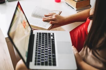 É uma imagem do post com o título 7 motivos para NÃO esperar o edital para começar a estudar