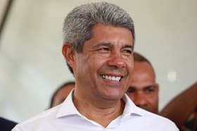 É uma imagem do post com o título Governador confirma anúncios de concursos BA para 28 de outubro