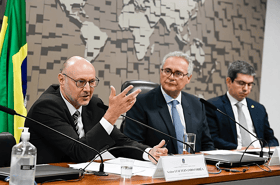 É uma imagem do post com o título Concurso Abin: novo diretor-geral alerta para 74% de cargos vagos