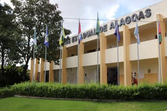 É uma imagem do post com o título Concurso Uneal tem banca contratada e especialidades confirmadas