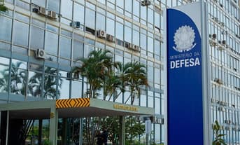 É uma imagem do post com o título Ministério da Defesa quer concurso com 300 vagas e quadro próprio